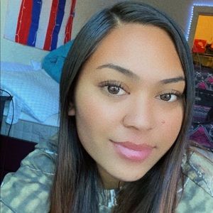 Meet your Posher, Felicity